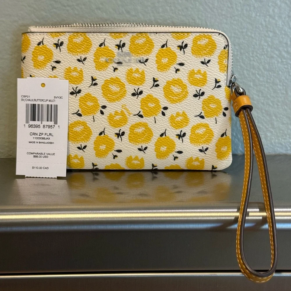 Coach Yellow Floral Zip Wristlet- Buttercup-Brand new with tags NWT - Picture 6 of 8